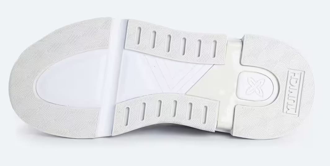 Las zapatillas casual Munich Versus para mujer de color plata en Decathlon