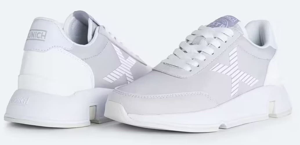 Las zapatillas casual Munich Versus para mujer de color plata en Decathlon