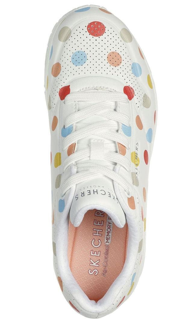 Las zapatillas con lunares Uno -Spotted Air de Skechers