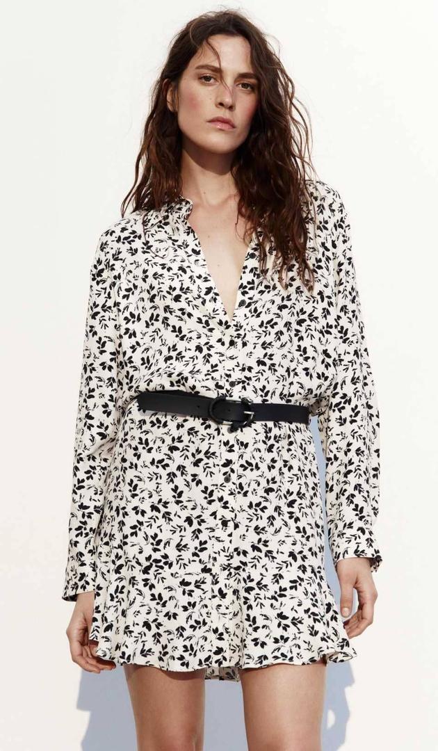 Vestido corto estampado floral cinturón de Zara