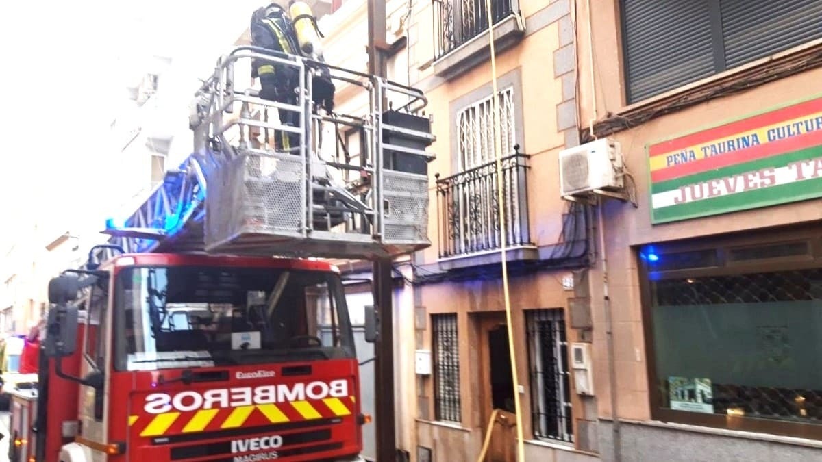 Bomberos interviniendo en un incendio
