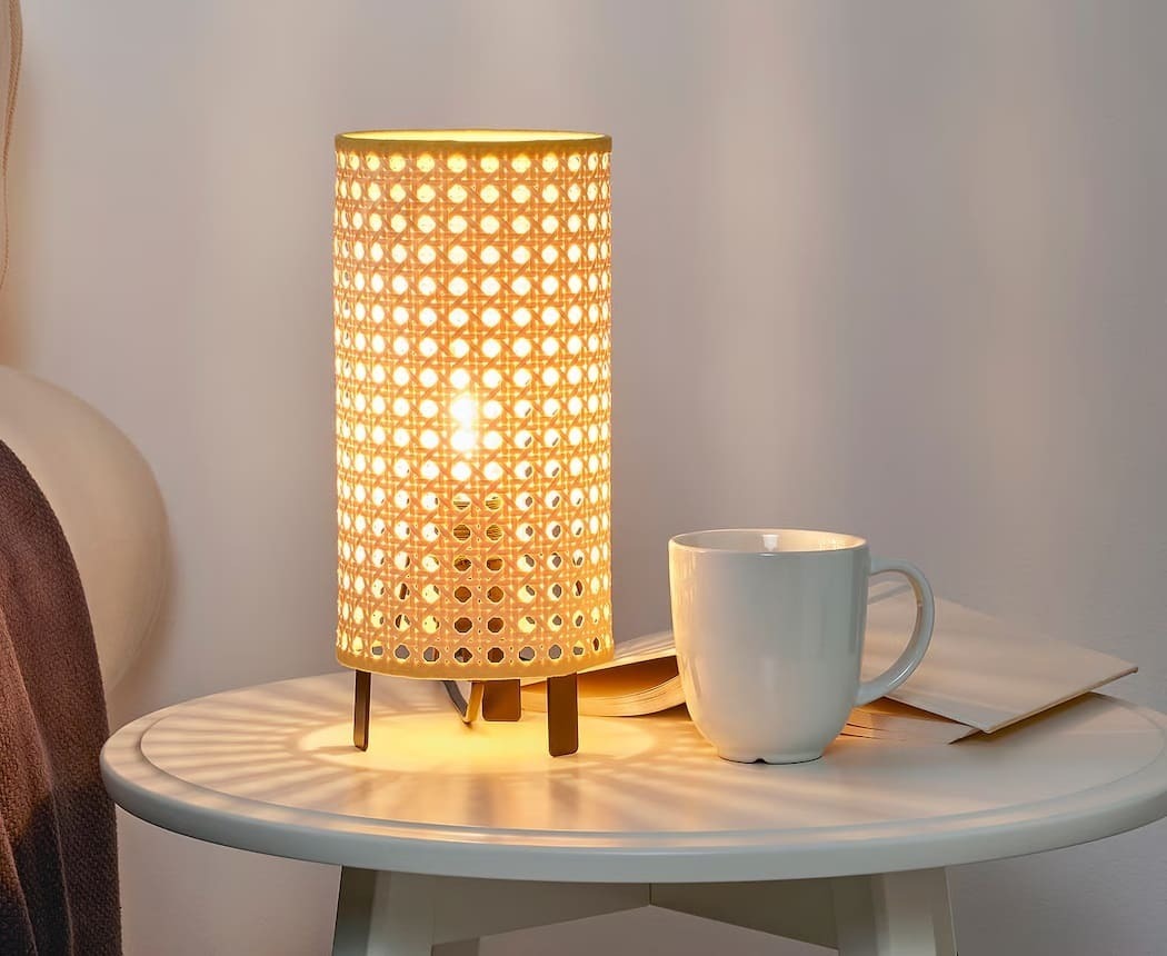 La lámpara de mesa SAXHYTTAN de IKEA