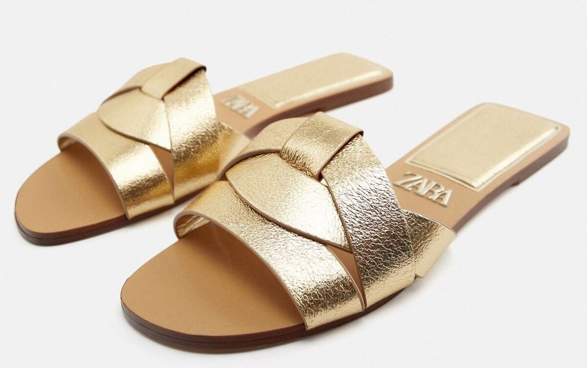 Sandalias planas de piel cruzadas