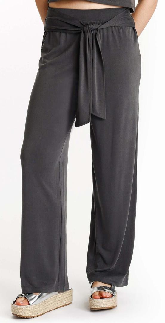 Pantalón fluido con cinturón de Lefties