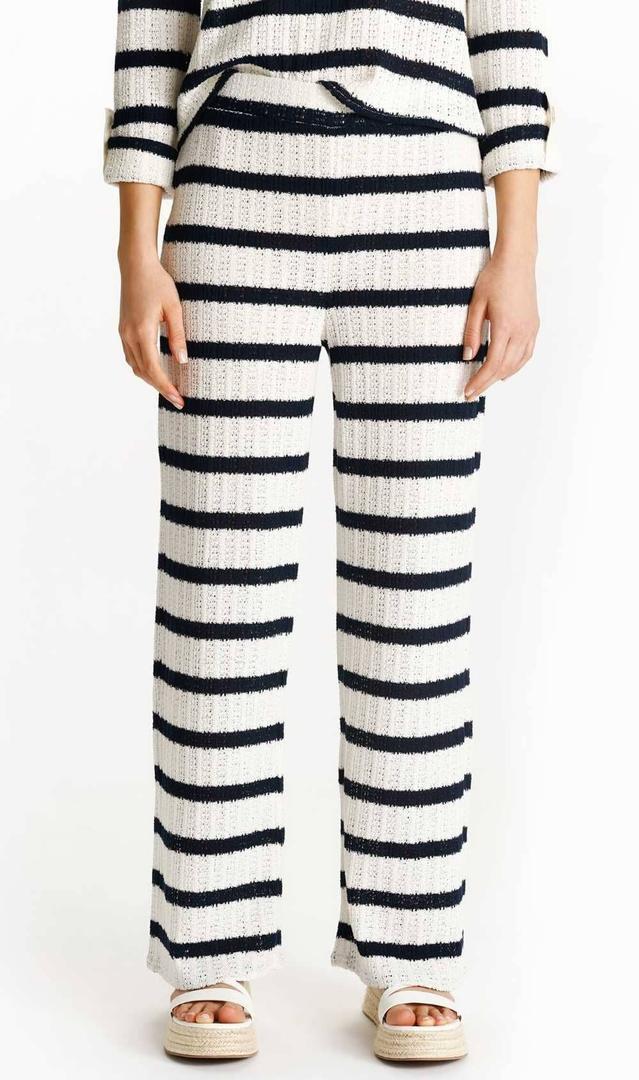 Pantalón punto de Lefties