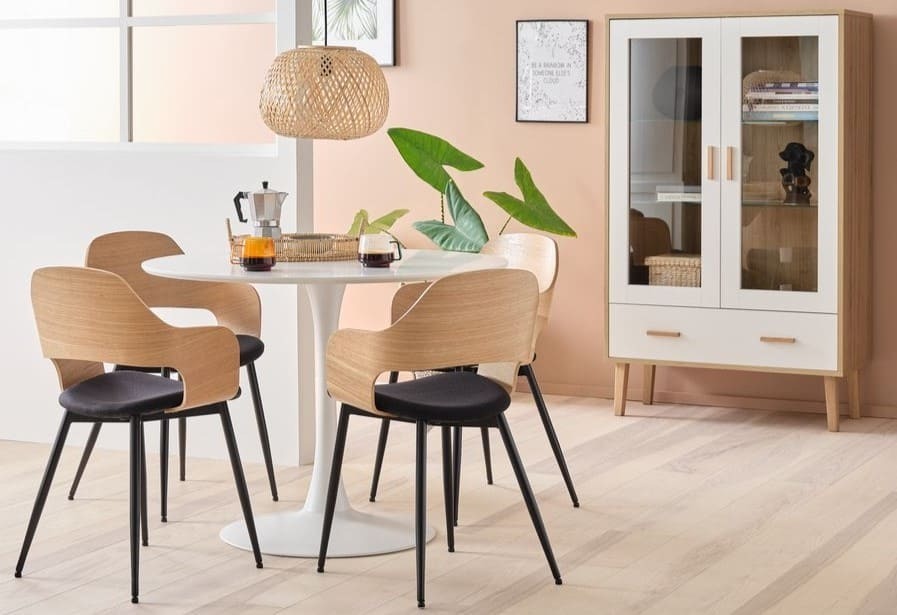 Vitrina GAMMELGAB 2 puertas con luz LED roble blanco de JYSK