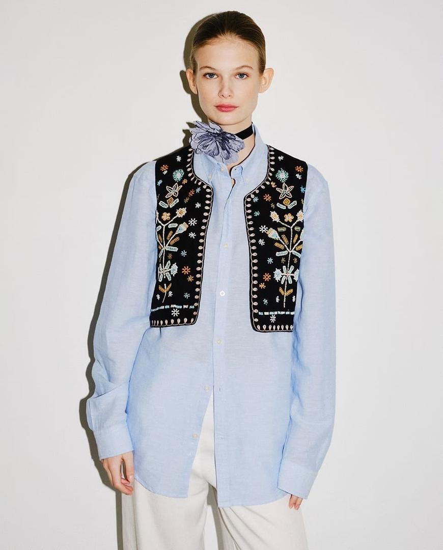 El nuevo chaleco bordado beads que parece un lienzo de Sfera en El Corte Inglés