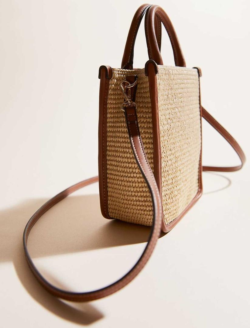 Bolso bandolera de paja de H&M  