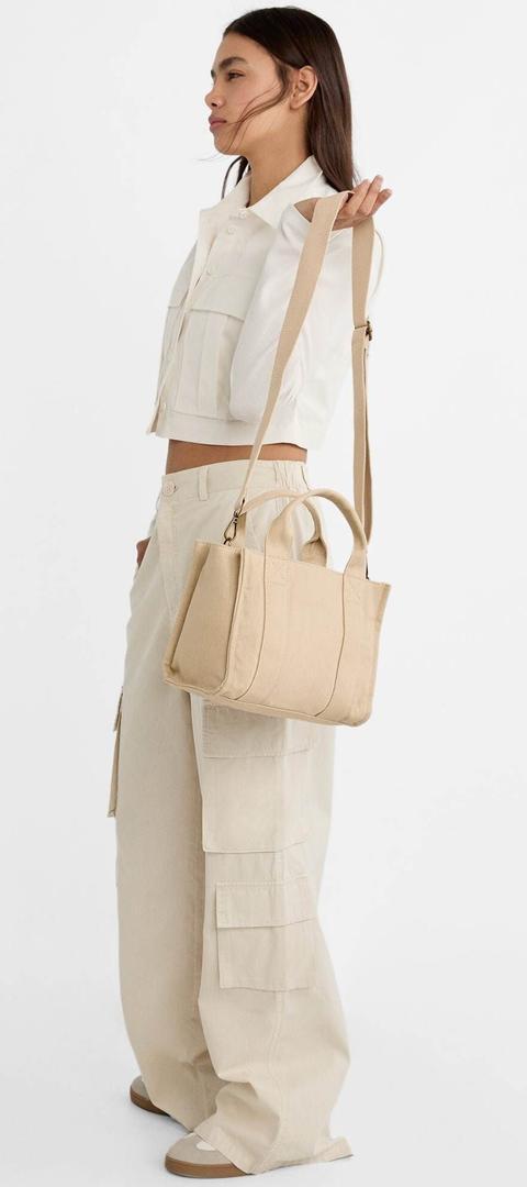 Bolso tote tejido de Stradivarius