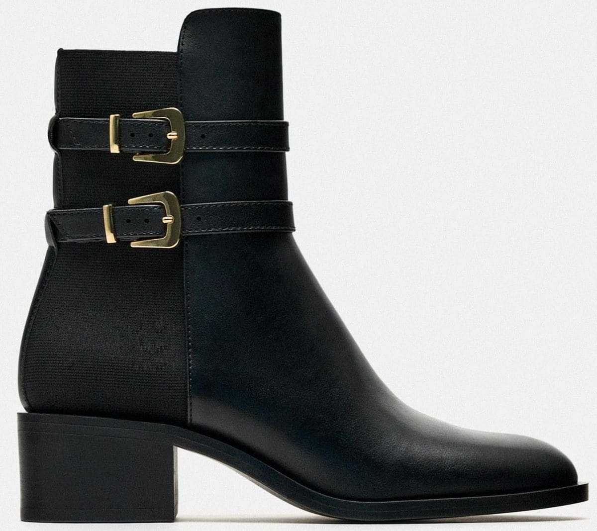 Botín tiras hebillas de Zara