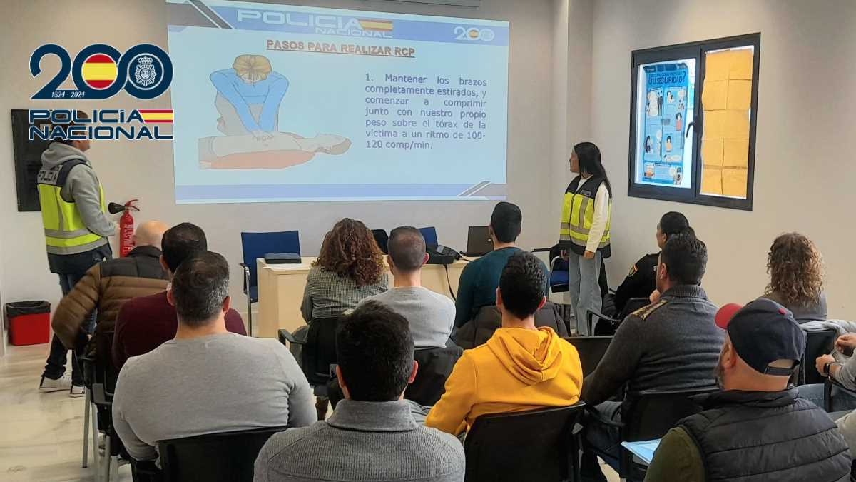 Jornada de actualizaciones sanitarias para primer interviniente en incidentes sanitarios en la Comisaría de Jerez