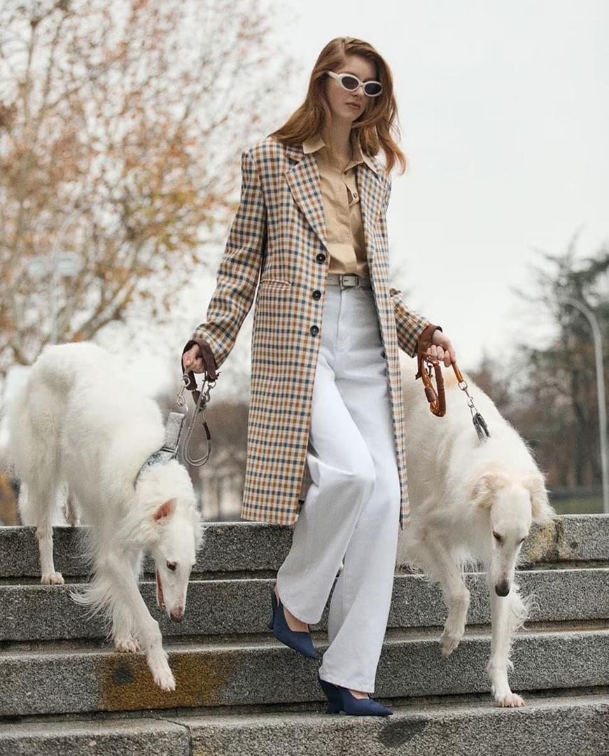 Abrigo con solapa de cuadros de Sfera en El Corte Inglés