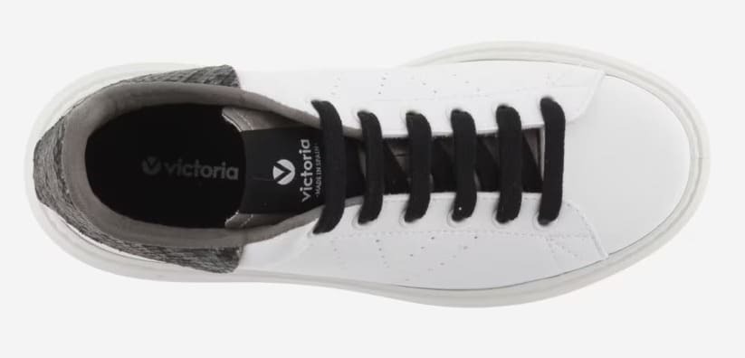 Las zapatillas deportivas de mujer blancas con trasera de serpiente de Victoria en El Corte Inglés
