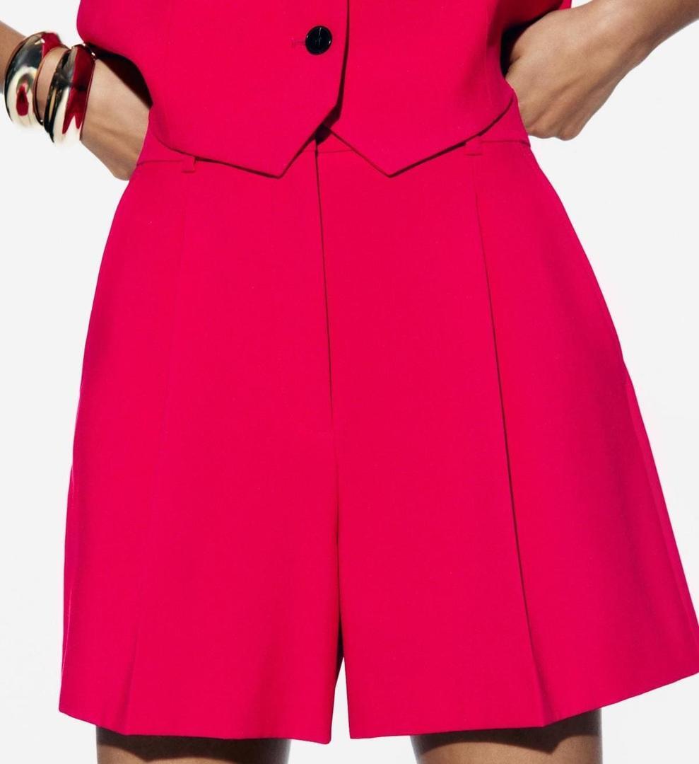 Bermuda tiro alto pinzas de Zara