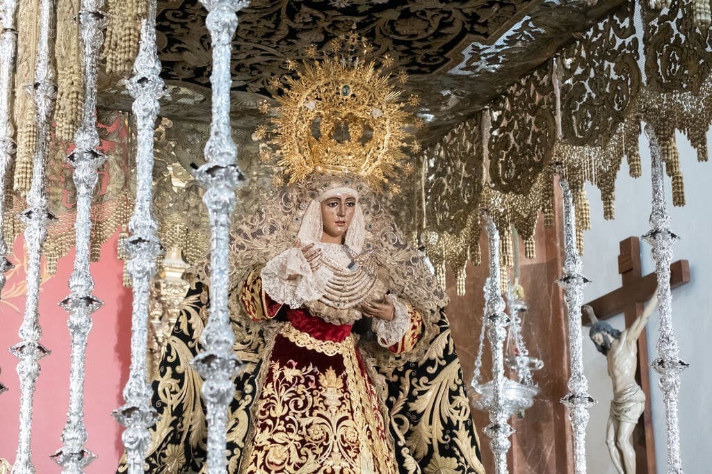 La Esperanza de Triana, en su paso de palio