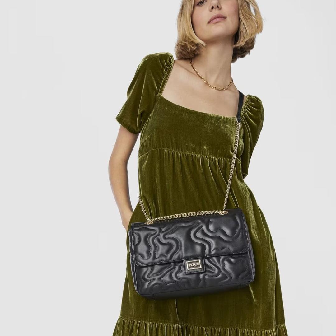 El bolso de hombro modelo Kaos Dream Negra de Tous