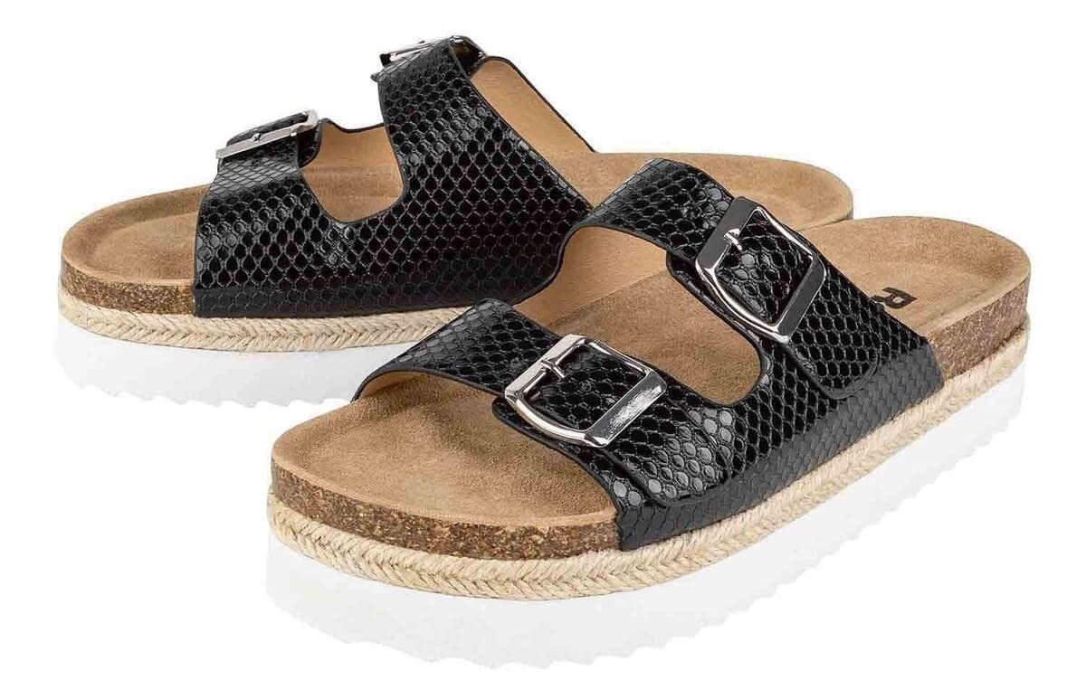 Sandalias con hebillas