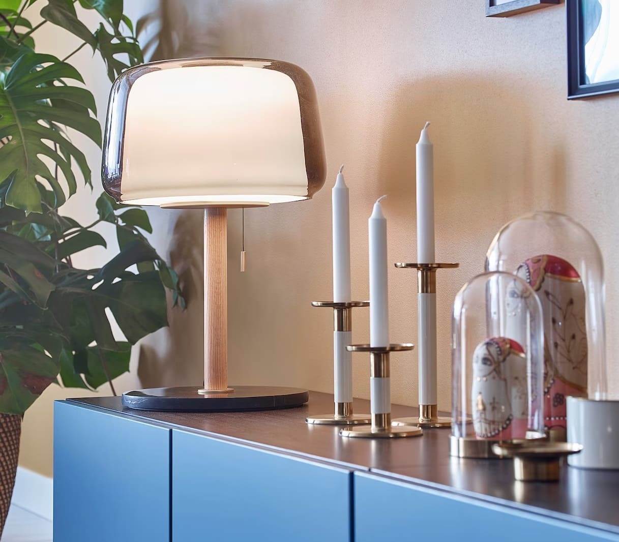 Lámpara de mesa modelo EVEDAL de Ikea