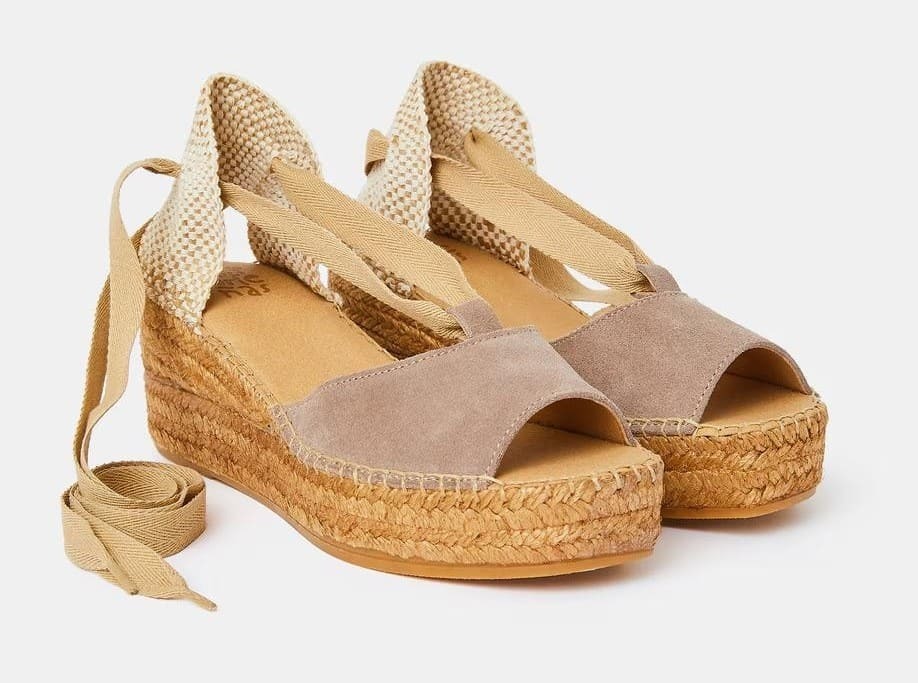 Alpargatas de cuña con cierre de cintas - Línea Esparteñas, Latouche