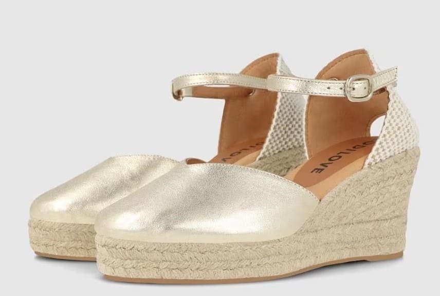 Alpargatas de cuña en piel con destellos en color plata LOTI