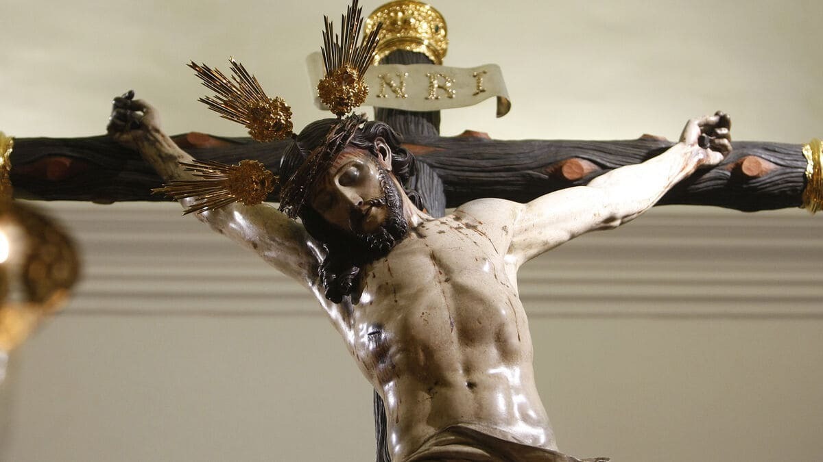 El Santísimo Cristo de la Vera-Cruz de Cádiz impresiona por la calle San Pedro