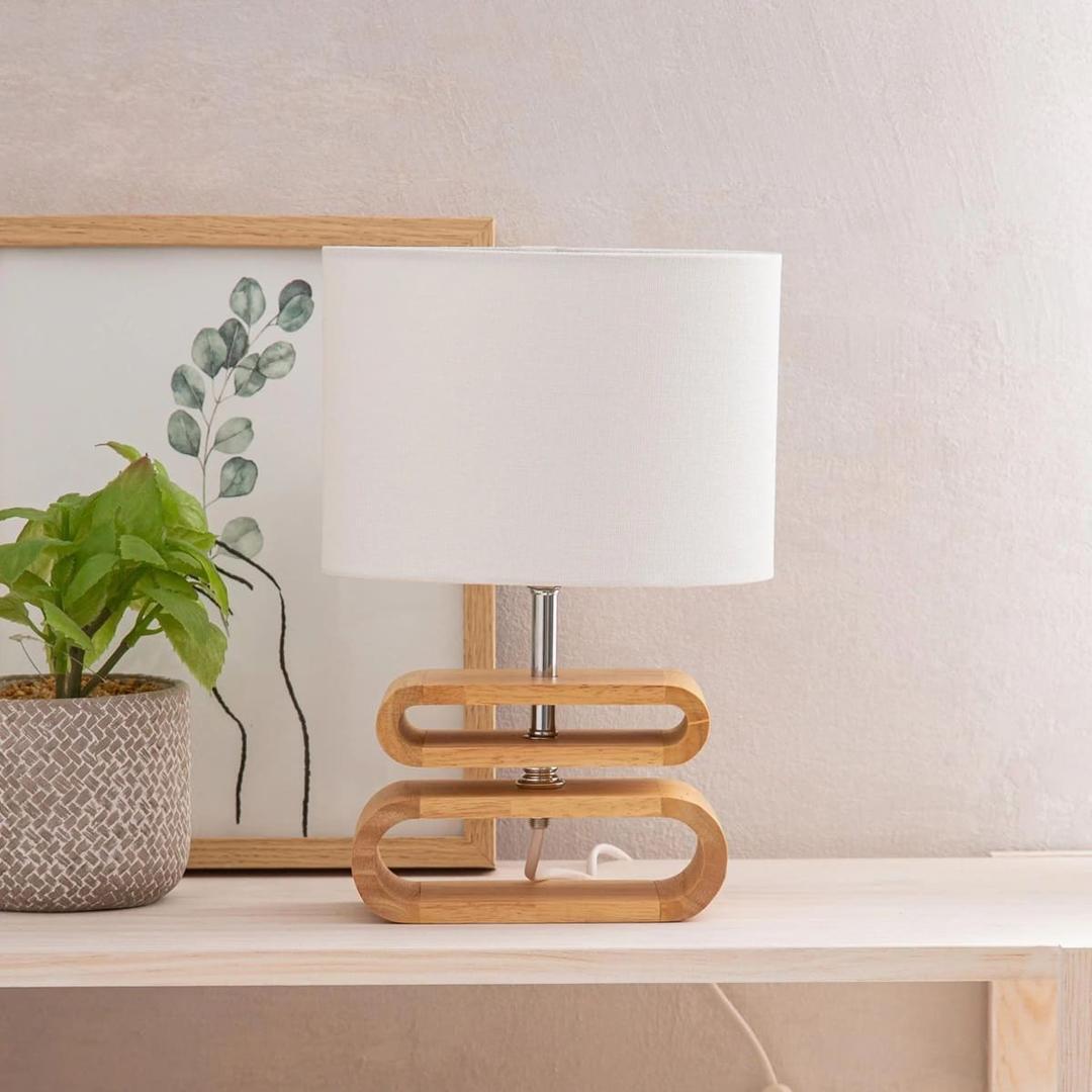 Lámpara de mesa modelo Itto de lino blanco y madera de Leroy Merlin