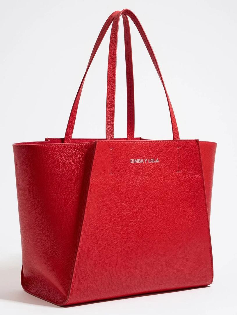 El bolso shopper grande de piel rojo de Bimba y Lola