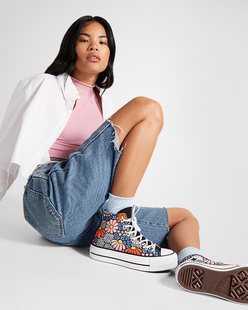 Las nuevas zapatillas Chuck Taylor All Star Lift Platform Floral de edición limitada de Converse