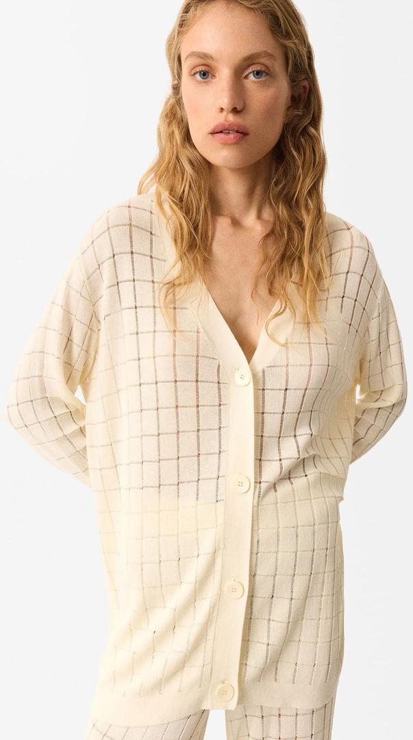 El nuevo cárdigan de punto Pointelle de color crudo de Parfois