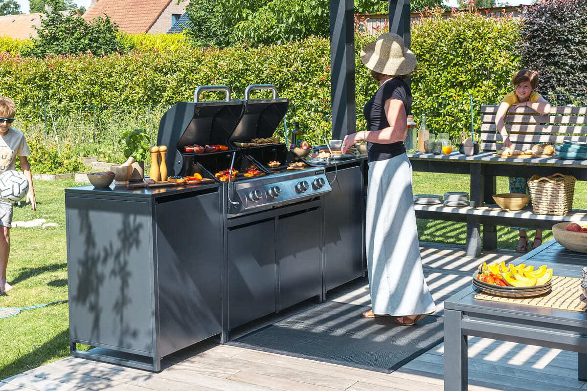 La cocina exterior Europa 5 con módulos NATERIAL completa de Leroy Merlin