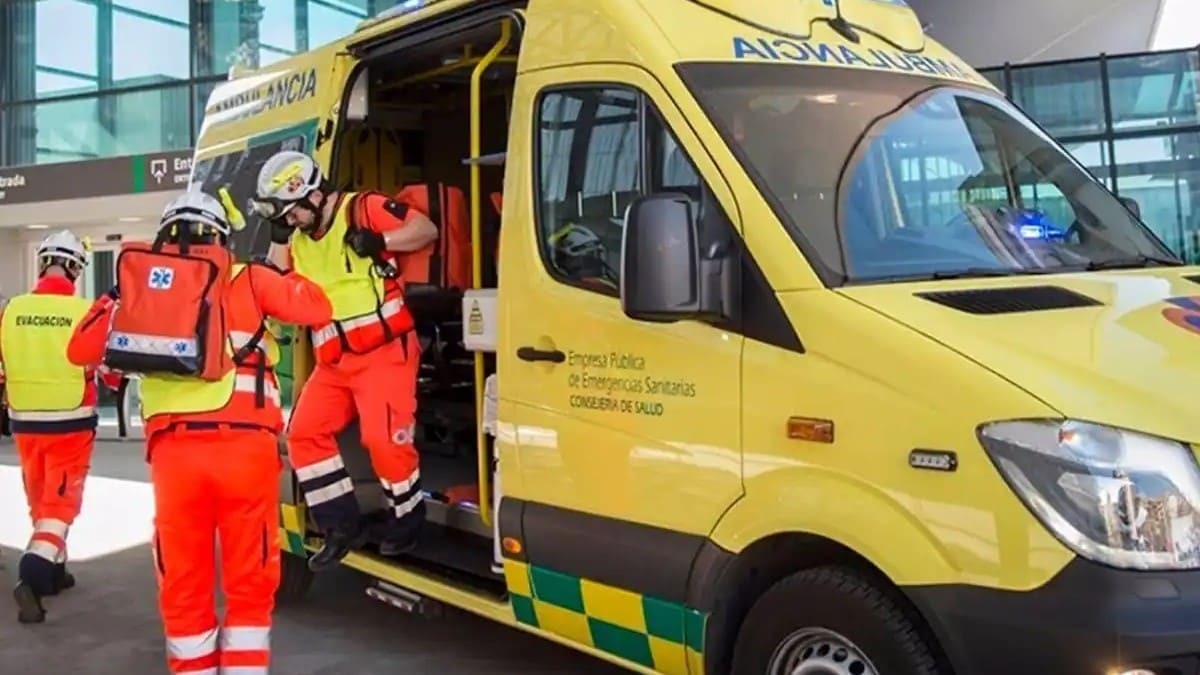 Una ambulancia de Emergencias 112