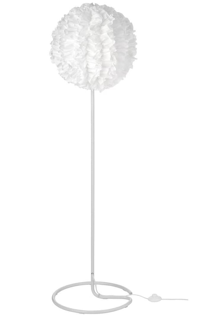 La nueva lámpara de pie blanca VINDKAST que parece una nube de Ikea