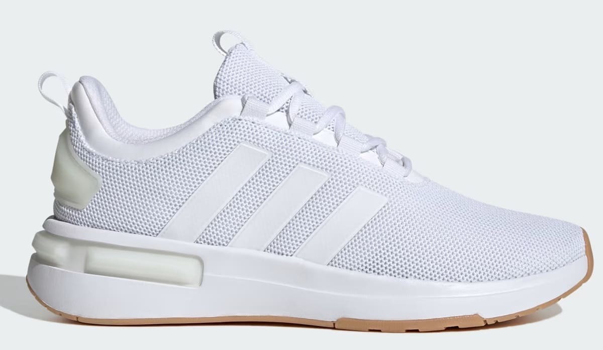 Las zapatillas modelo Racer TR23 de Adidas