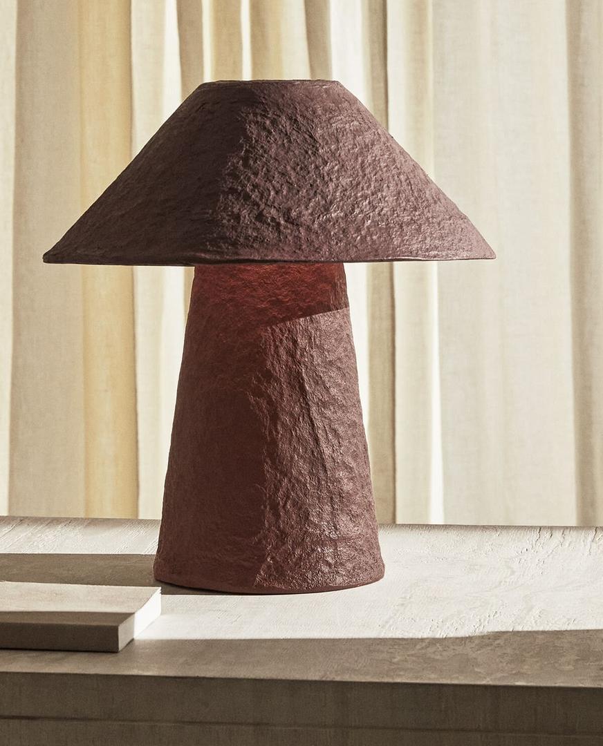 Lámpara de mesa de papel maché