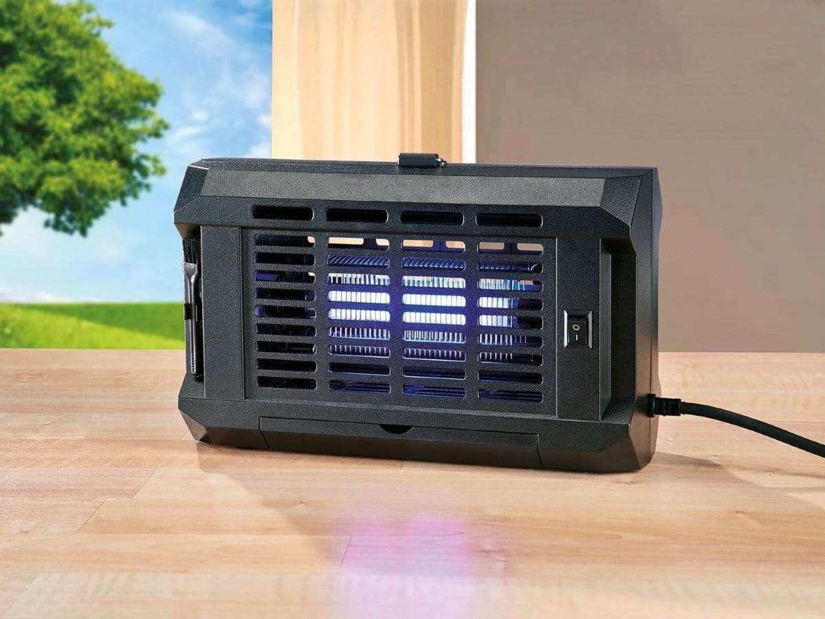 Lámpara matainsectos eléctrica