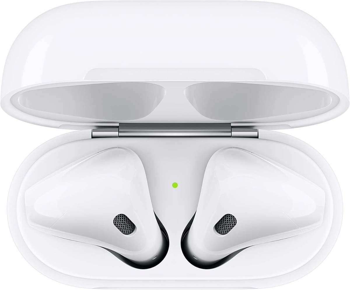 Auriculares de botón Apple AirPods con estuche de carga en Amazon