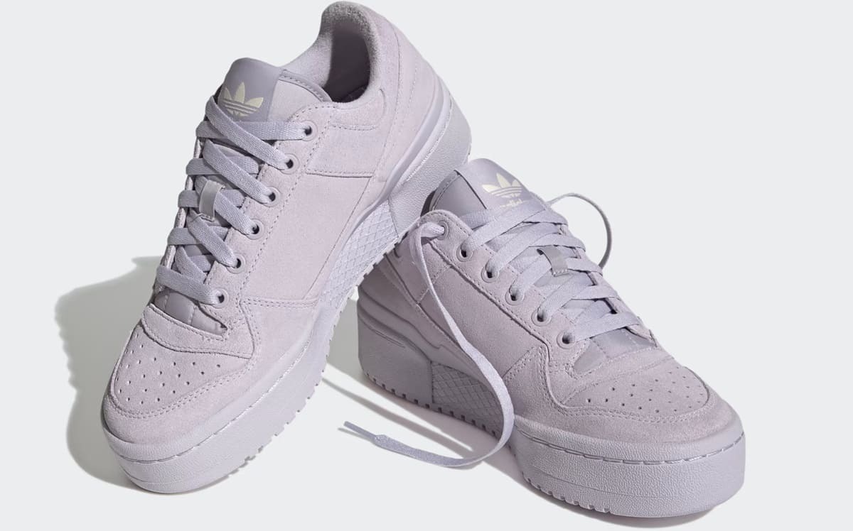 Las nuevas zapatillas retro Forum Bold beige de Adidas