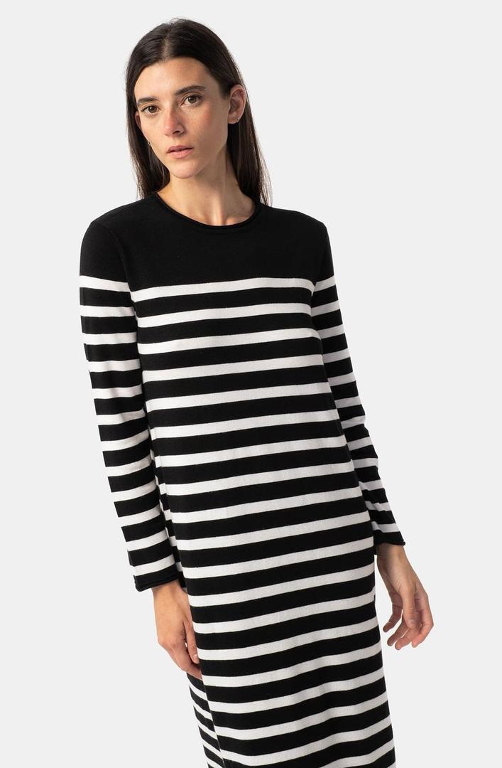 El vestido largo de tricot con rayas de Carrefour