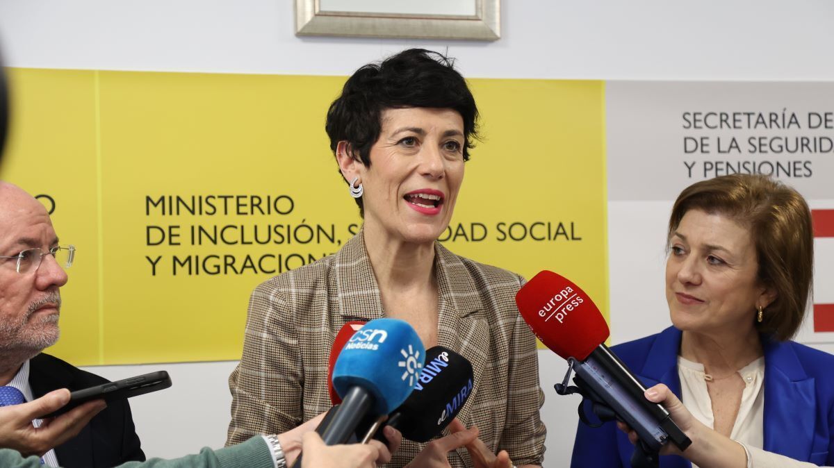 Elma Saiz en la nueva oficina de la Seguridad Social en Jerez | Cristo García