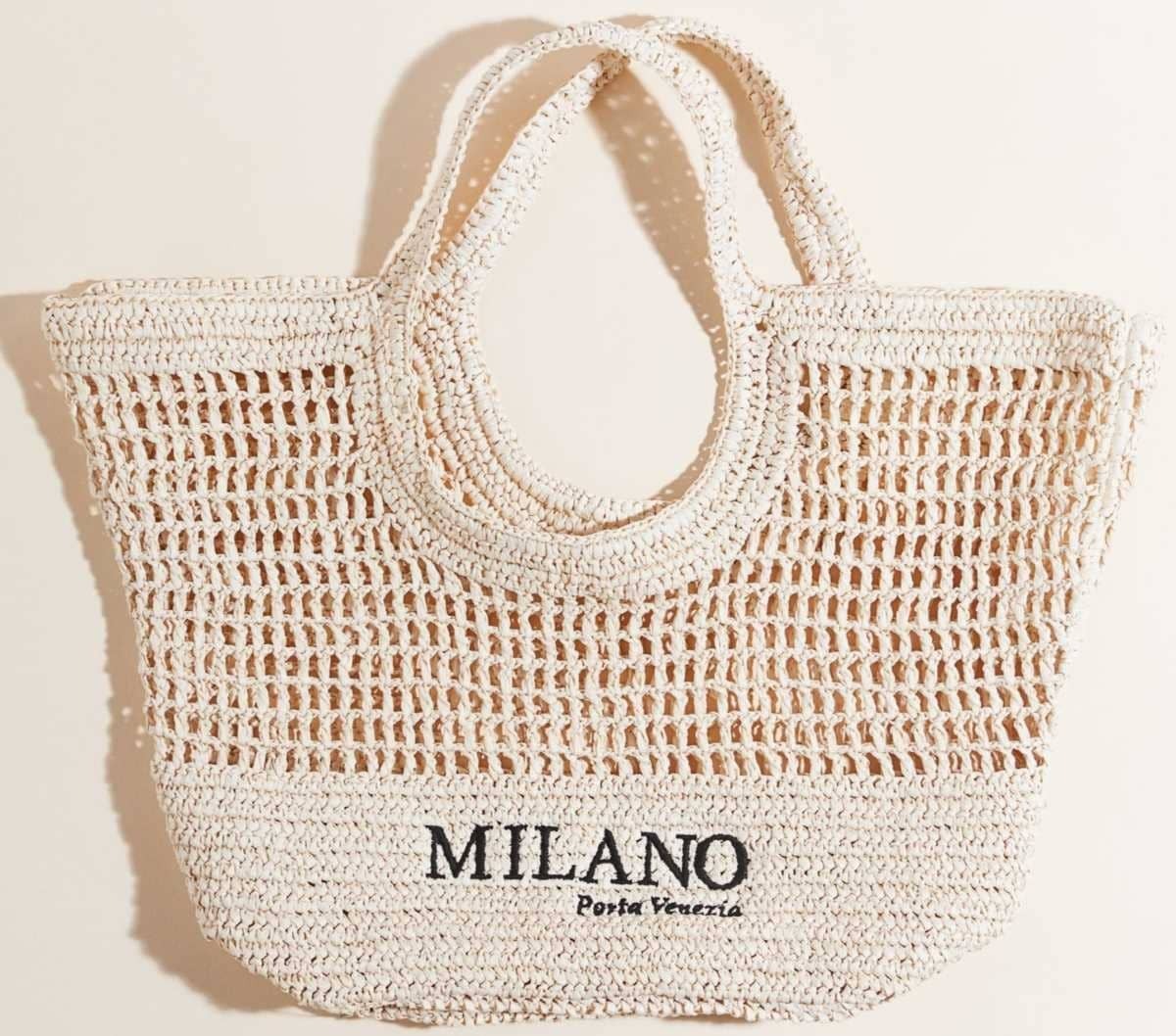 Bolsa shopper de paja con bordado de H&M