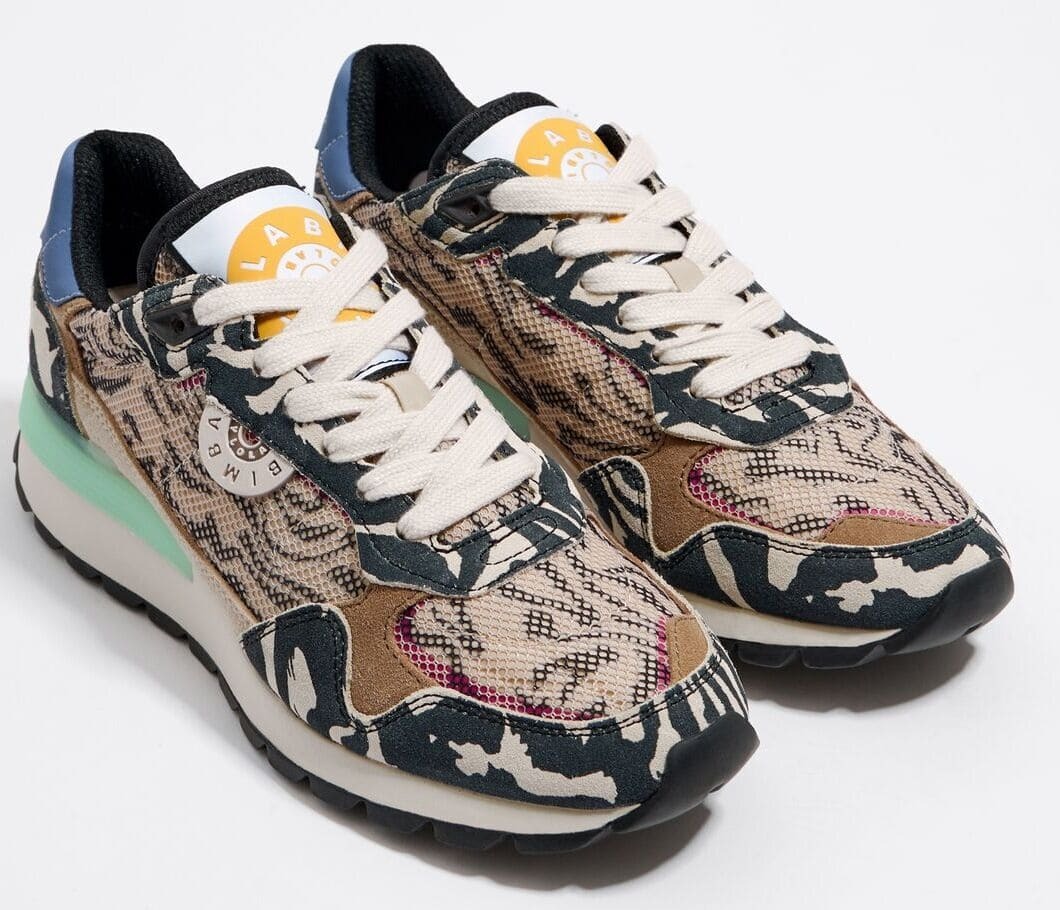 Las zapatillas deportivas jogger Chimo Print Tiger beige de Bimba y Lola