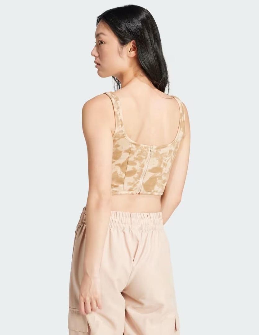 El corset long-sleeve top de Adidas