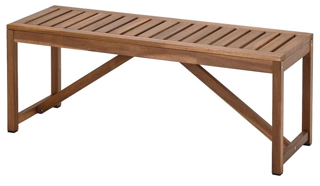 El banco de jardín de tinte marrón claro NÄMMARÖ de Ikea