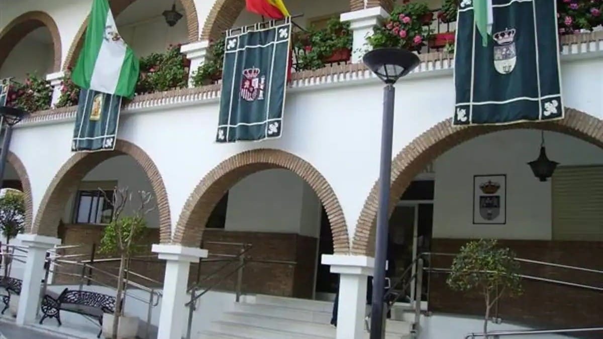 El hallazgo se produjo frente al Ayuntamiento de Lepe