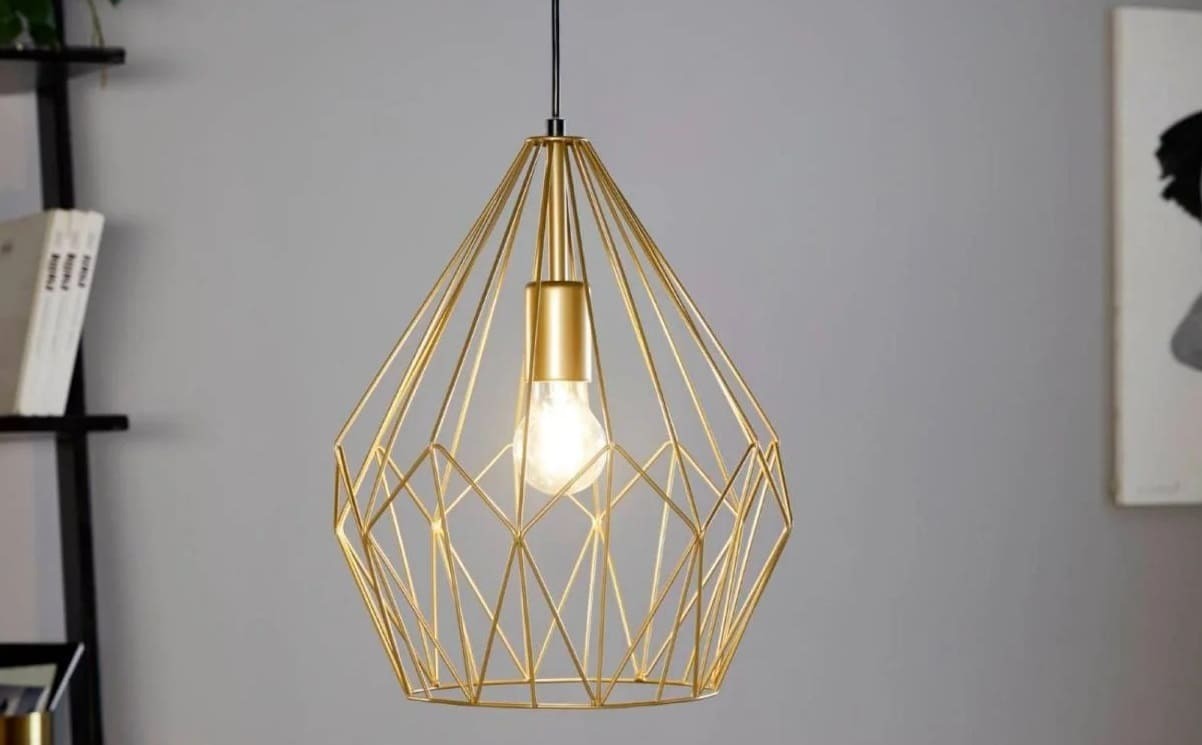 La lámpara de techo modelo Carlton de Leroy Merlin