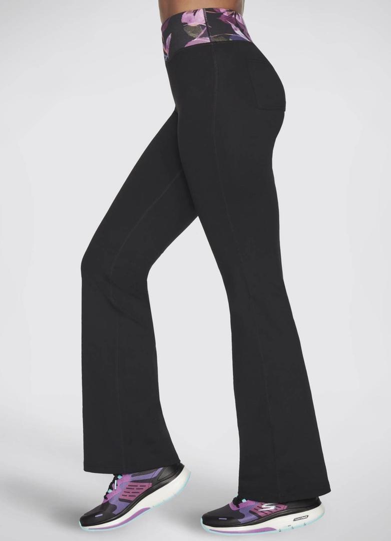 The GO FLEX Ultraviolet Flare Pant de Skechers