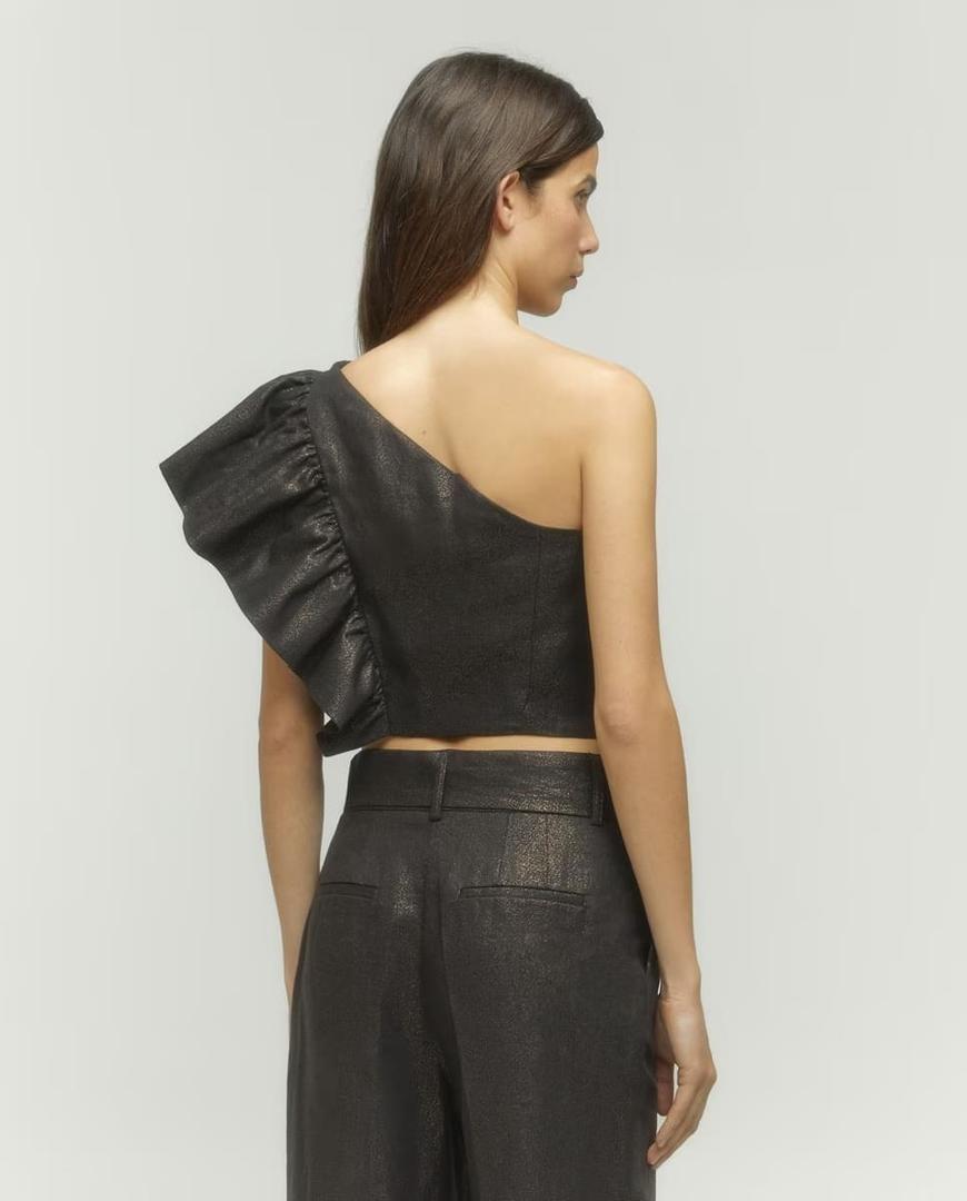 El top de mujer asimétrico con volante de Tintoretto en El Corte Inglés