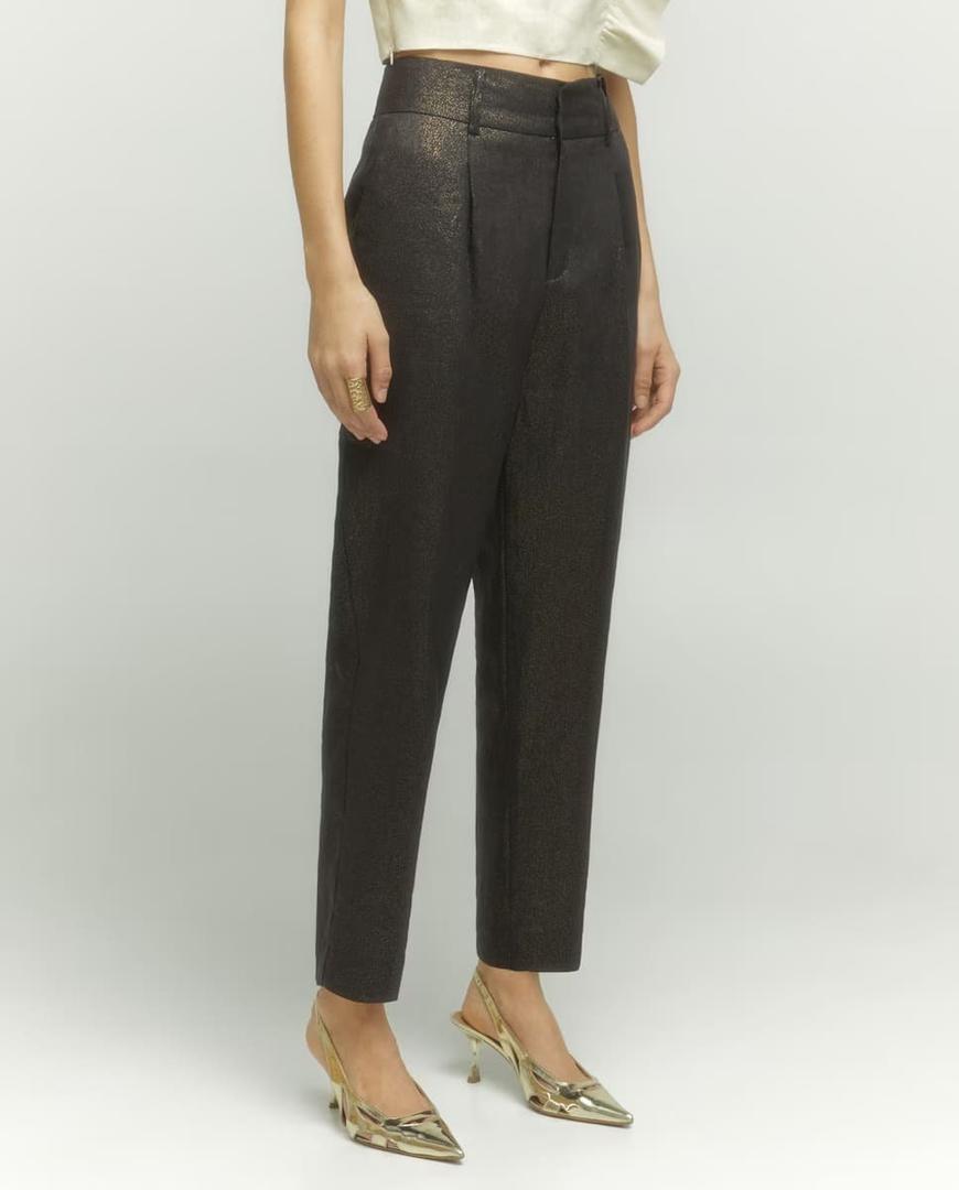 El pantalón de mujer laminado con cinturón de Tintoretto en El Corte Inglés