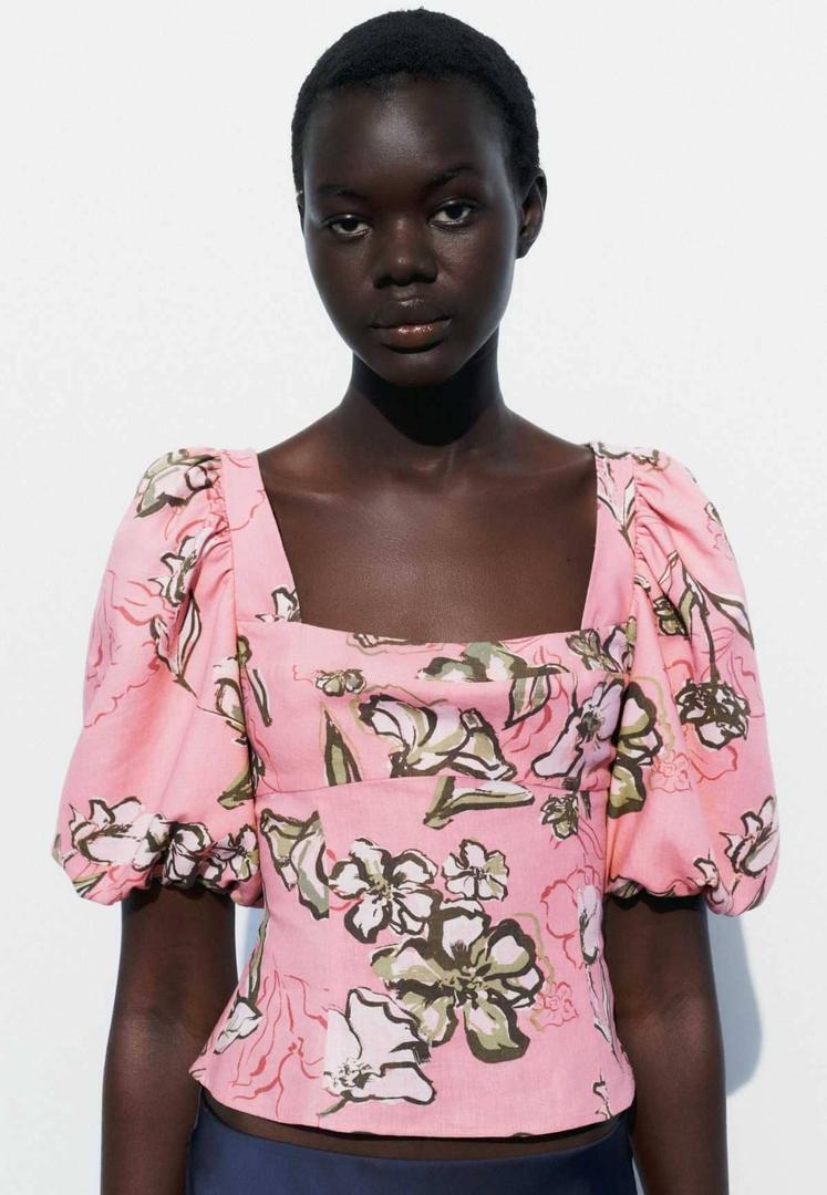 Cuerpo estampado con lino de Zara