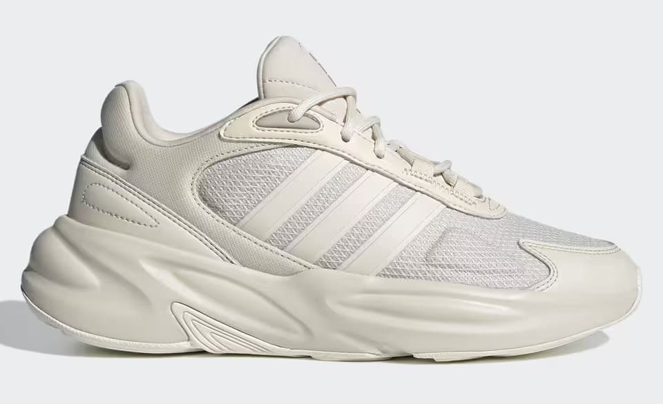 Las nuevas zapatillas para caminar Adidas Ozelle de color beige en Decathlon